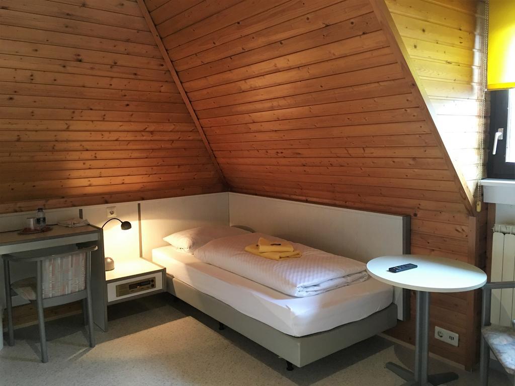 Gaestehaus An Der Rheinbruecke Altlussheim 외부 사진