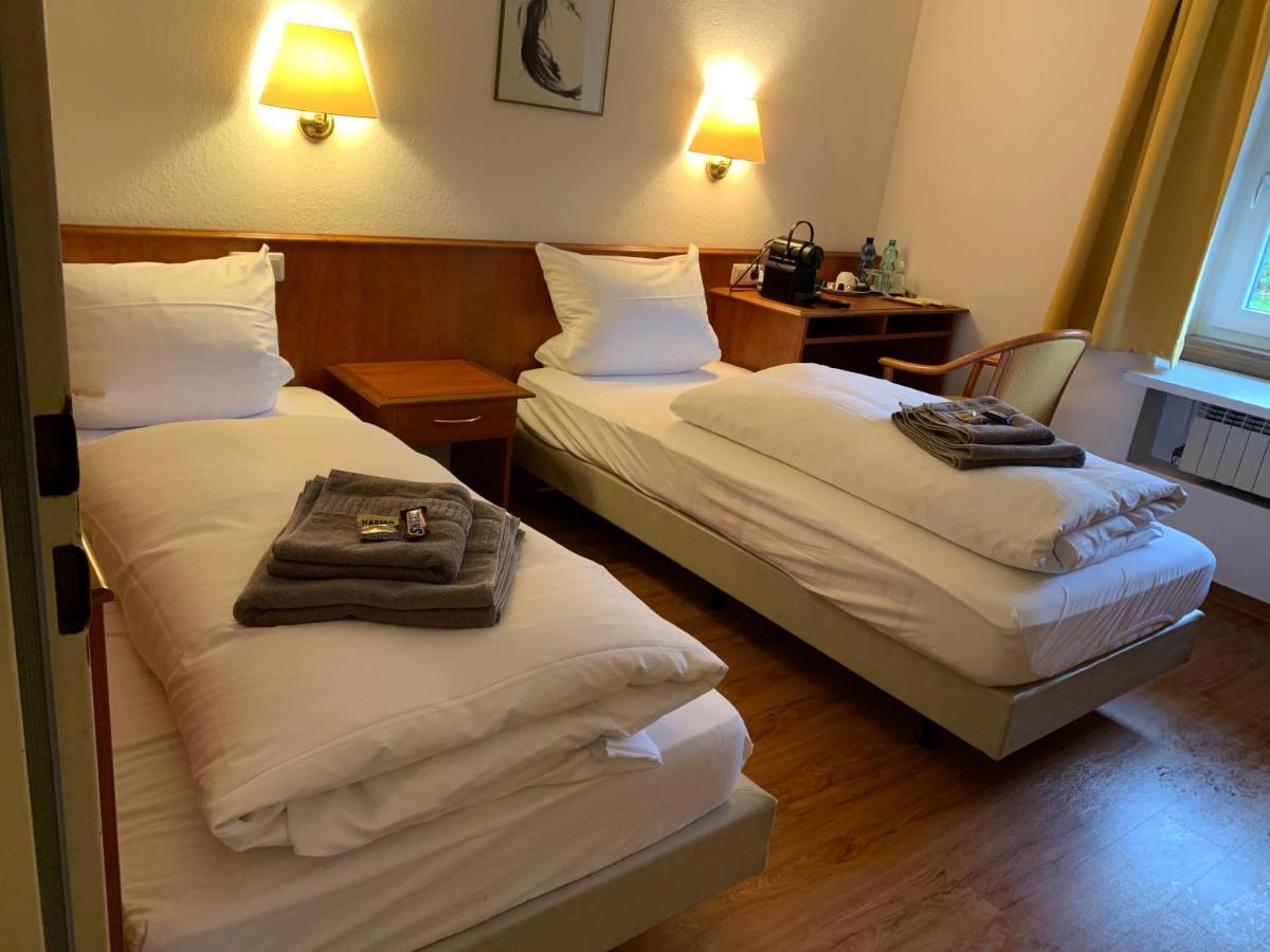 Gaestehaus An Der Rheinbruecke Altlussheim 외부 사진
